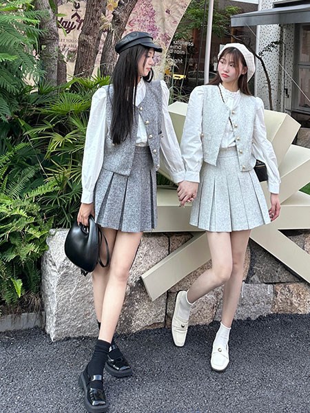 临蔻2023秋季时尚女装 同秋天缤纷的色彩一般 绽放独佳魅力