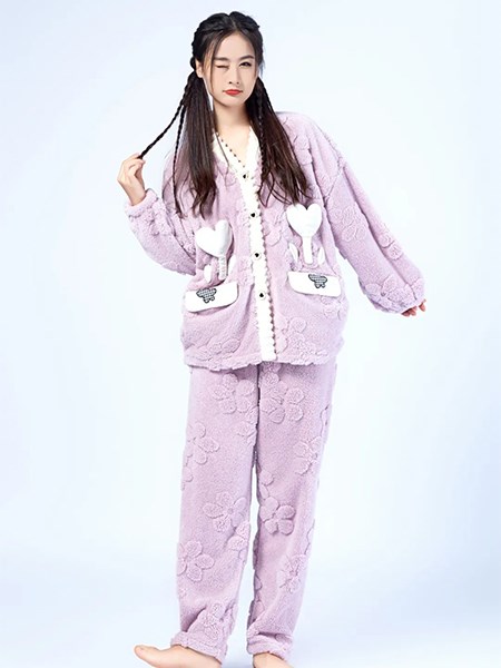 女人100秋冬居家系列 很轻很软 糯糯的绒面 予以细腻的呵护