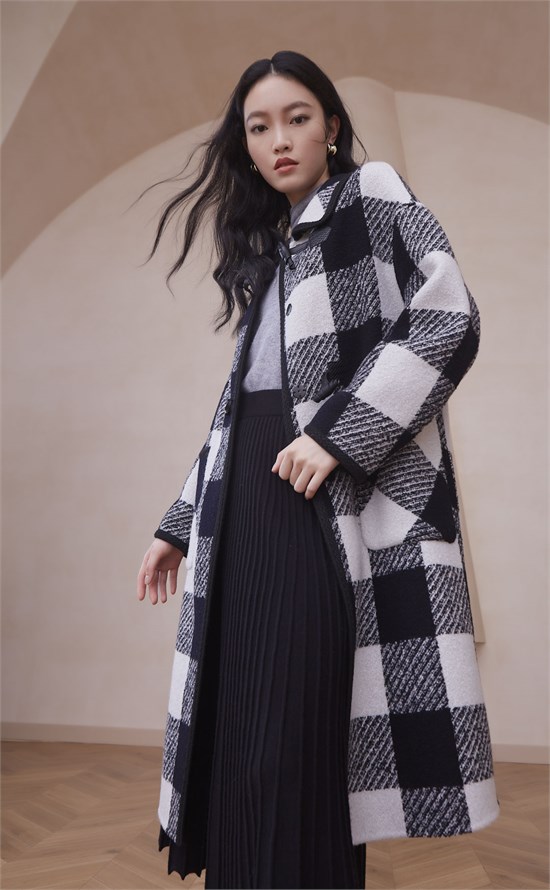 百图2023秋冬新品 承载创意与巧思 演绎出女性的温柔和情感
